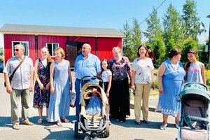Руководители Балтийского объединения поздравили семьи Ольгинских приютов с Днем семьи, любви и верности 